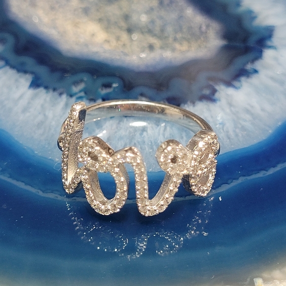 Jewelry - 925 Love Ring.